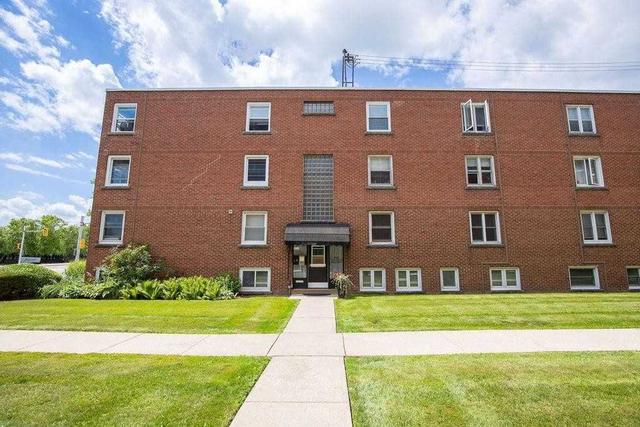 35 - 1347 Lakeshore Rd, Condo with 2 bedrooms, 1 bathrooms and 1 parking in Burlington ON | Card Image