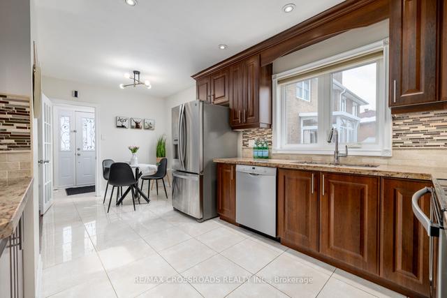 114 Fenside Dr, House semidetached with 4 bedrooms, 2 bathrooms and 3 parking in Toronto ON | Image 5