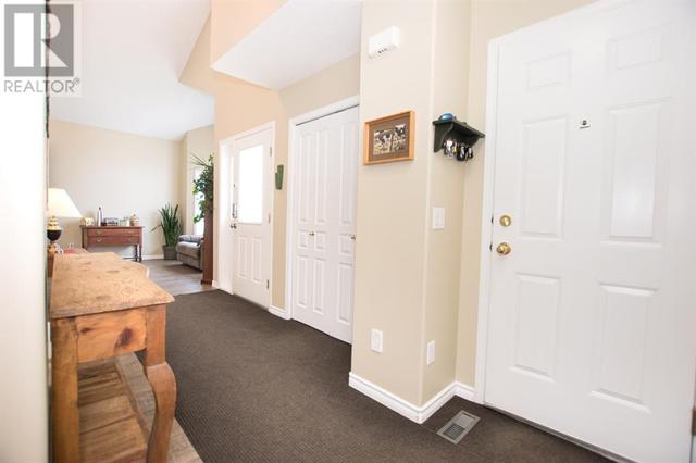 8813 118 Avenue, House detached with 5 bedrooms, 3 bathrooms and 4 parking in Grande Prairie AB | Image 3