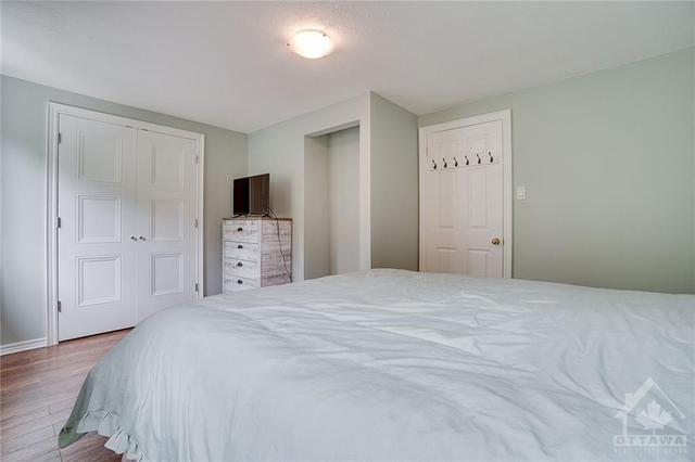 3099 Olympic Way, Townhouse with 3 bedrooms, 2 bathrooms and 1 parking in Ottawa ON | Image 10