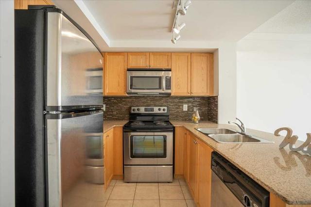 906 - 9 George St N, Condo with 2 bedrooms, 2 bathrooms and 1 parking in Brampton ON | Image 7