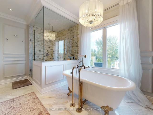 111 Lake Woods Dr, House detached with 5 bedrooms, 10 bathrooms and 31 parking in Whitchurch Stouffville ON | Image 15