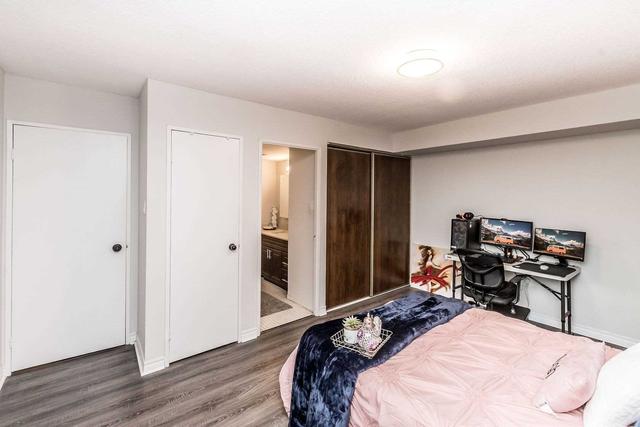 501 - 40 Panorama Crt, Condo with 3 bedrooms, 2 bathrooms and 1 parking in Toronto ON | Image 25
