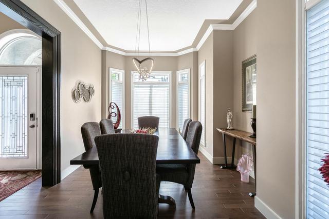 23 Discovery Ridge Lane Sw, House detached with 3 bedrooms, 2 bathrooms and 4 parking in Calgary AB | Image 11