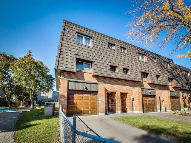 81 Darras Crt, Townhouse with 3 bedrooms, 2 bathrooms and 2 parking in Brampton ON | Image 20