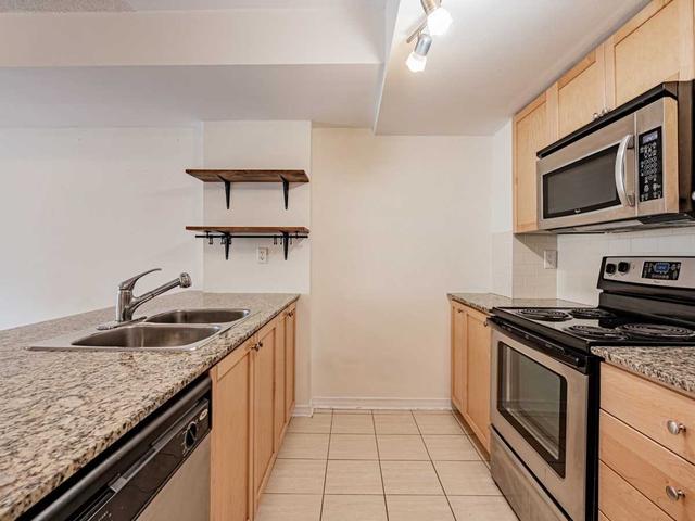 141 - 25 Turntable Cres, Townhouse with 2 bedrooms, 2 bathrooms and 1 parking in Toronto ON | Image 3