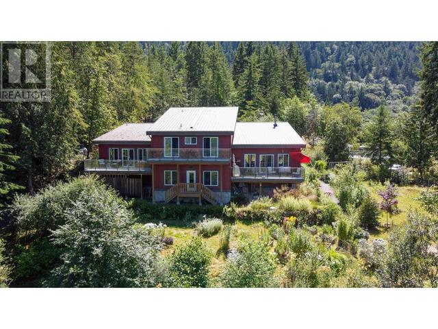 12895 - 12899 Sunshine Coast Highway, House detached with 3 bedrooms, 3 bathrooms and null parking in Sunshine Coast A BC | Image 5