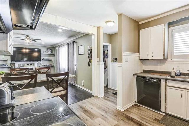 23 Blain Pl, House detached with 2 bedrooms, 2 bathrooms and 7 parking in St. Catharines ON | Image 3