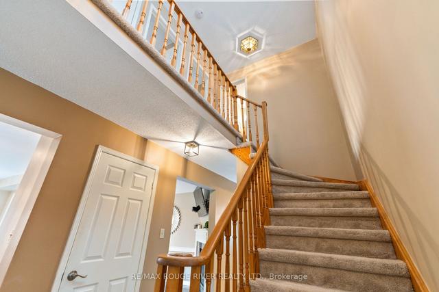 47 Willowbrook Dr, House detached with 3 bedrooms, 3 bathrooms and 4 parking in Whitby ON | Image 9