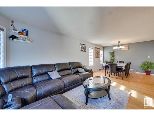 3828 41 St Nw, House detached with 5 bedrooms, 3 bathrooms and null parking in Edmonton AB | Image 3