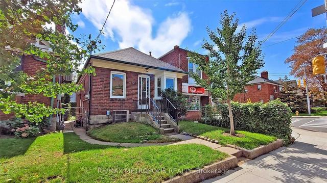 409 Mortimer Ave, House detached with 2 bedrooms, 3 bathrooms and 1 parking in Toronto ON | Image 12
