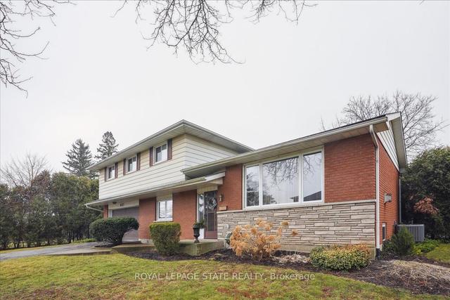 607 Iroquois Ave, House detached with 4 bedrooms, 2 bathrooms and 6 parking in Hamilton ON | Image 12