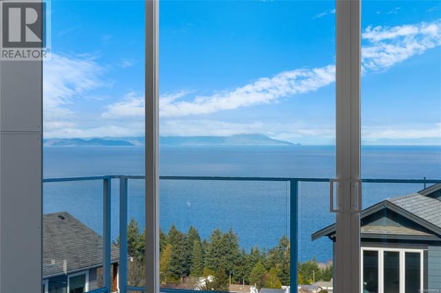 108 - 151 Royal Pacific Way, House attached with 3 bedrooms, 4 bathrooms and 4 parking in Nanaimo BC | Image 3
