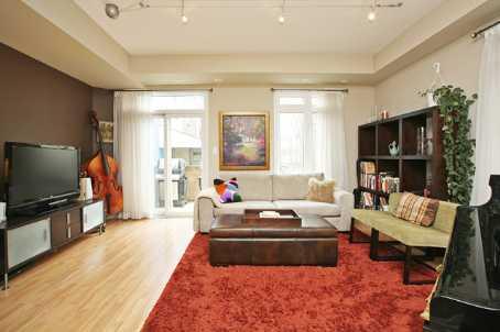th2 - 98 Carr St, Townhouse with 2 bedrooms, 2 bathrooms and 1 parking in Toronto ON | Image 2