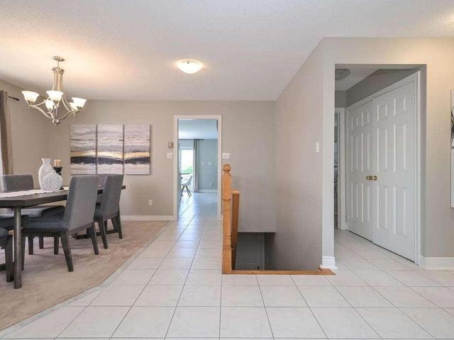 70 Tipton Cres, House detached with 2 bedrooms, 1 bathrooms and 2 parking in Ajax ON | Image 4
