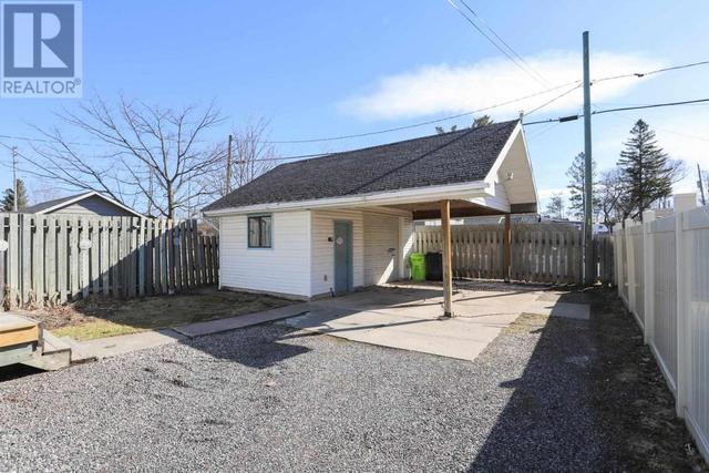 306 Pine St, House detached with 2 bedrooms, 2 bathrooms and null parking in Sault Ste. Marie ON | Image 28