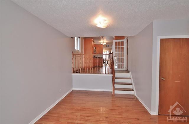1271 Collins Avenue, House detached with 4 bedrooms, 3 bathrooms and 2 parking in Ottawa ON | Image 17
