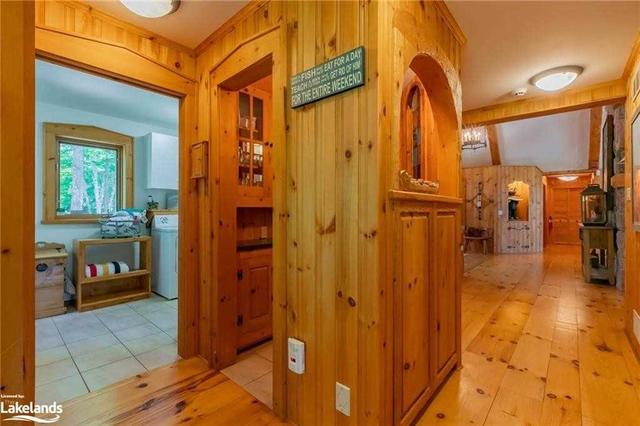 1030 Thompson Lane, House detached with 2 bedrooms, 5 bathrooms and 8 parking in Lake of Bays ON | Image 6