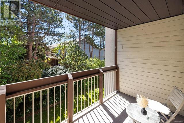 405 - 69 Gorge Rd W, Condo with 2 bedrooms, 2 bathrooms and 1 parking in Saanich BC | Image 21