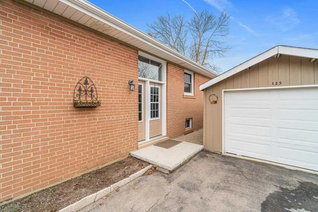 125 Prince Charles Dr, House detached with 3 bedrooms, 2 bathrooms and 5 parking in Halton Hills ON | Image 36