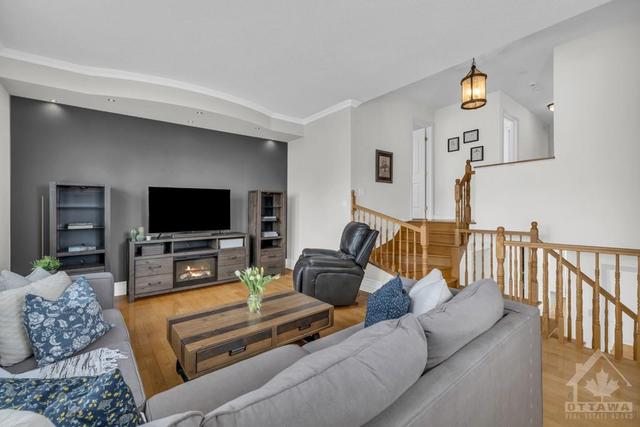 2146 Saturn Crescent, House detached with 4 bedrooms, 4 bathrooms and 6 parking in Ottawa ON | Image 10