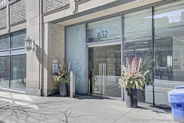 1102 - 832 Bay St, Condo with 2 bedrooms, 2 bathrooms and 1 parking in Toronto ON | Image 12