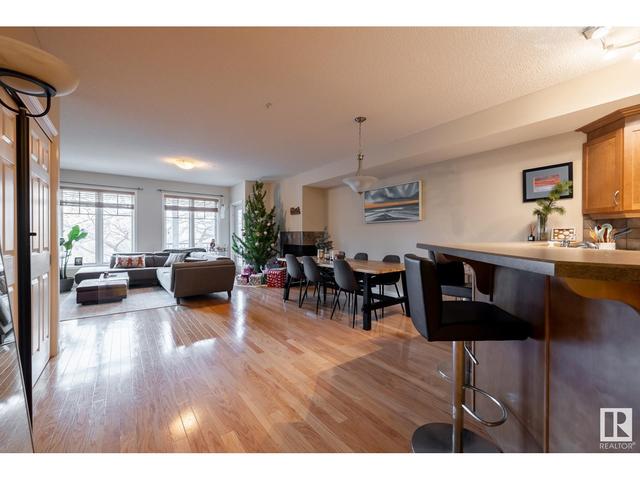 305 - 9815 96a St Nw, Condo with 1 bedrooms, 2 bathrooms and 1 parking in Edmonton AB | Image 2