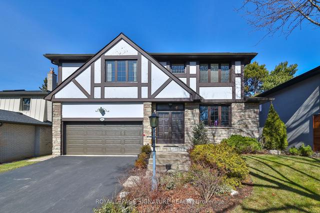 24 Aldenham Cres, House detached with 5 bedrooms, 3 bathrooms and 6 parking in Toronto ON | Image 1