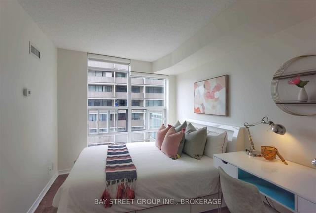 1110 - 736 Spadina Ave, Condo with 2 bedrooms, 2 bathrooms and 1 parking in Toronto ON | Image 9