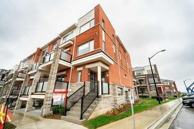 8 - 230 Lagerfeld Dr, Townhouse with 2 bedrooms, 3 bathrooms and 1 parking in Brampton ON | Image 1