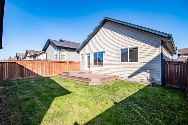 40 Vickers Close, House detached with 3 bedrooms, 3 bathrooms and 3 parking in Red Deer AB | Image 6