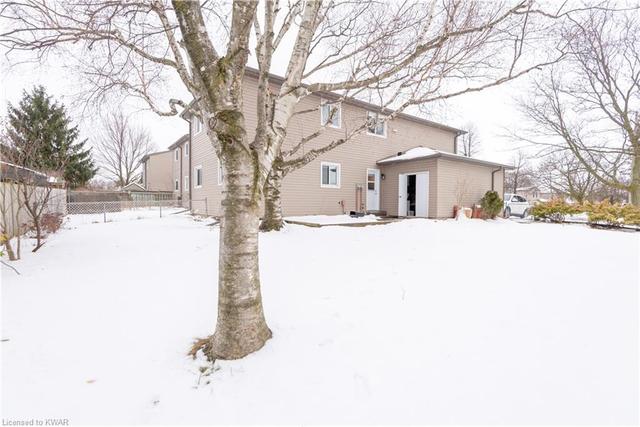 116 Elm Ridge Drive, House attached with 3 bedrooms, 2 bathrooms and 2 parking in Kitchener ON | Image 14