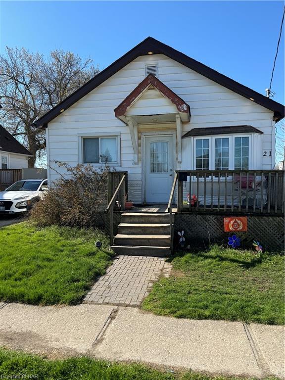 21 Josephine Street, House detached with 3 bedrooms, 1 bathrooms and 4 parking in St. Catharines ON | Image 1