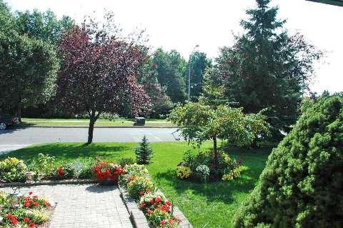 26 Gibbon Dr, House detached with 3 bedrooms, 4 bathrooms and 4 parking in Barrie ON | Image 2