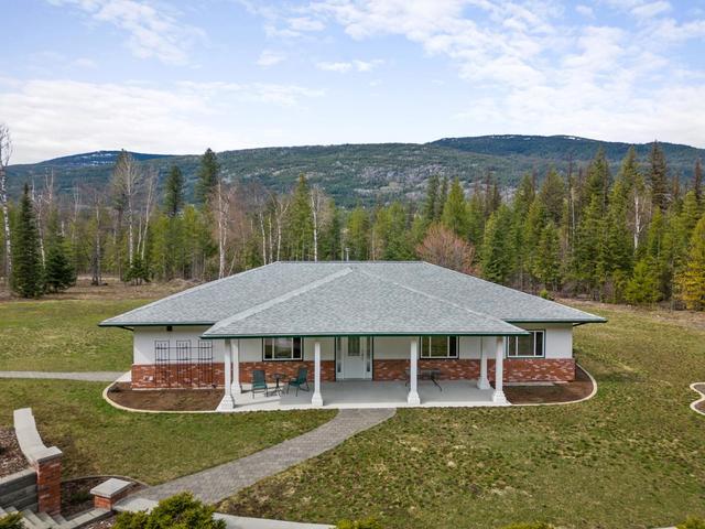 2550 Pass Creek Road, House detached with 3 bedrooms, 2 bathrooms and null parking in Central Kootenay I BC | Image 6