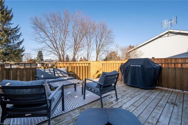 80 Connelly Drive, House semidetached with 3 bedrooms, 1 bathrooms and 3 parking in Kitchener ON | Image 27