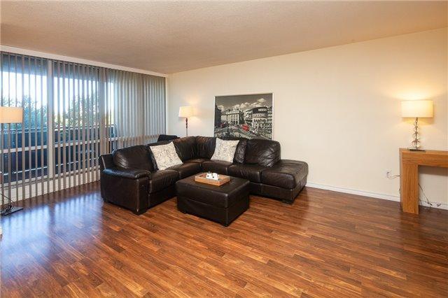 404 - 714 The West Mall Rd, Condo with 2 bedrooms, 2 bathrooms and 1 parking in Toronto ON | Image 3