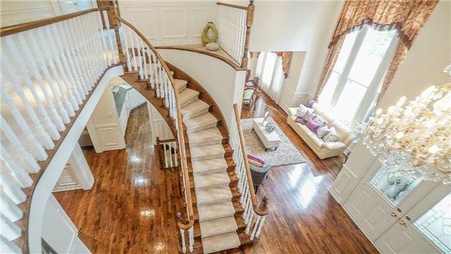 81 Rouge Bank Dr, House detached with 4 bedrooms, 4 bathrooms and 2 parking in Markham ON | Image 3