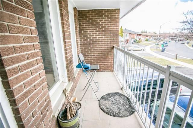 4050 Dunmow Cres, House semidetached with 3 bedrooms, 2 bathrooms and 3 parking in Mississauga ON | Image 14