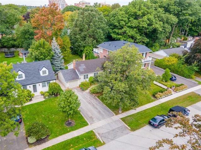 11 Kingswood Rd, House detached with 3 bedrooms, 2 bathrooms and 3 parking in Oakville ON | Image 9