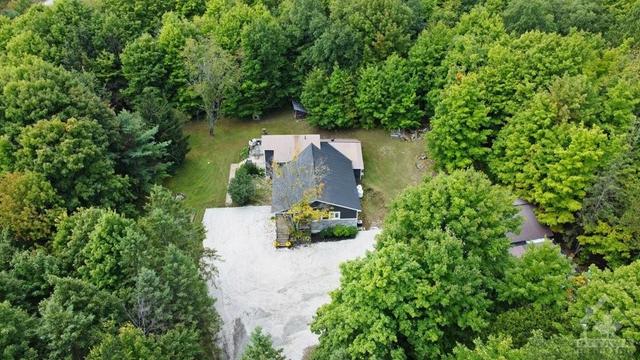 616 Pine Grove Road, House detached with 4 bedrooms, 3 bathrooms and 10 parking in Lanark Highlands ON | Card Image