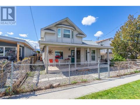 597 Burns Street, House detached with 3 bedrooms, 2 bathrooms and 3 parking in Penticton BC | Card Image