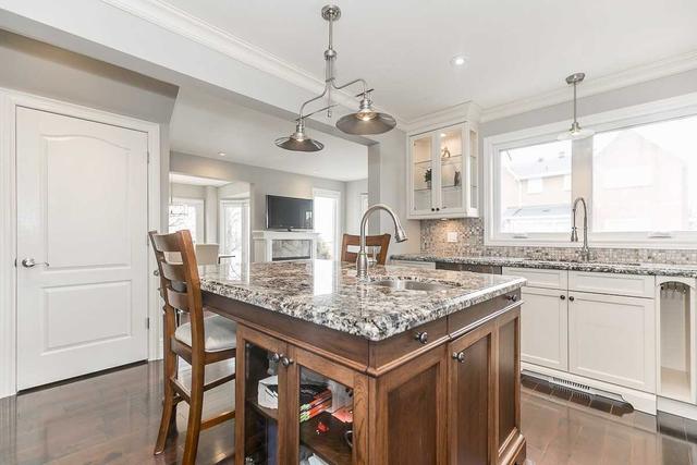 14 Peggy Anne Cove Crt, House detached with 4 bedrooms, 3 bathrooms and 4 parking in Brampton ON | Image 6