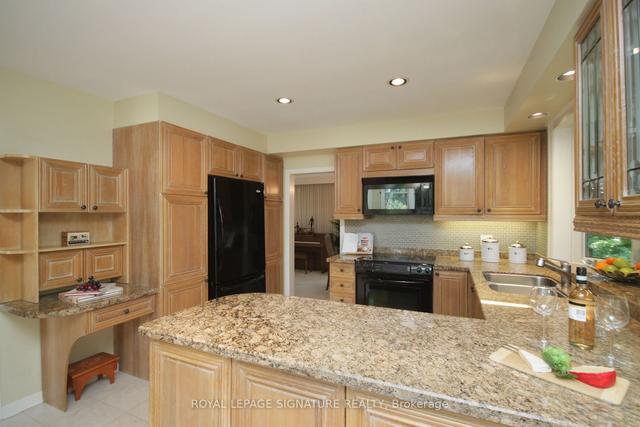 157 Sweeney Dr, House detached with 3 bedrooms, 3 bathrooms and 6 parking in Toronto ON | Image 31