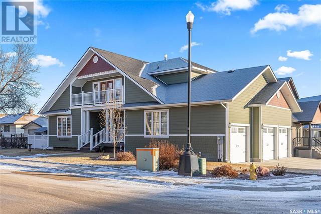 2 - 533 4th Avenue Ne, House detached with 4 bedrooms, 4 bathrooms and null parking in Swift Current SK | Image 3