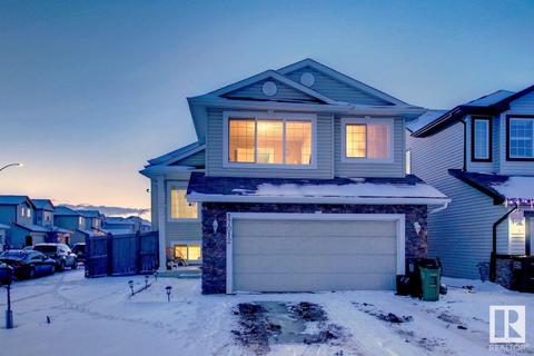 17012 74 St Nw, House detached with 4 bedrooms, 3 bathrooms and 2 parking in Edmonton AB | Card Image