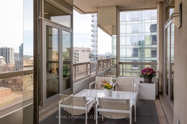 1602 - 68 Yorkville Ave, Condo with 2 bedrooms, 3 bathrooms and 2 parking in Toronto ON | Image 6
