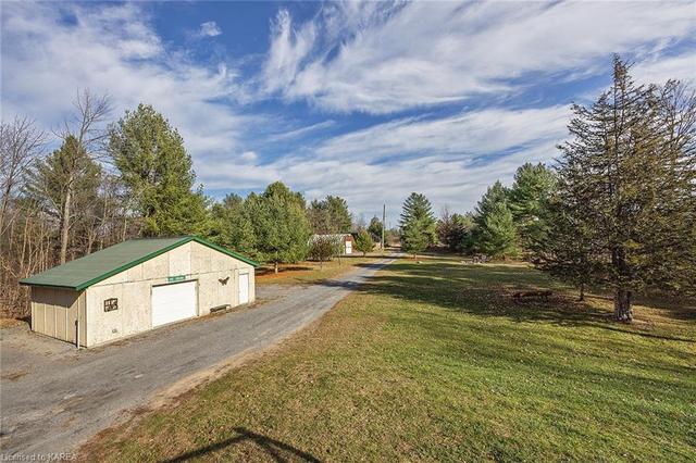 2723 Desert Lake Road, House detached with 3 bedrooms, 2 bathrooms and 13 parking in South Frontenac ON | Image 29