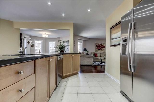 Upper - 316 Drummond Dr, House detached with 4 bedrooms, 3 bathrooms and 2 parking in Vaughan ON | Image 8