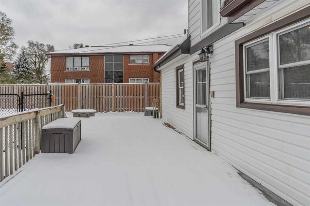 33 Sixth Ave, House detached with 4 bedrooms, 3 bathrooms and 10 parking in Kitchener ON | Image 32